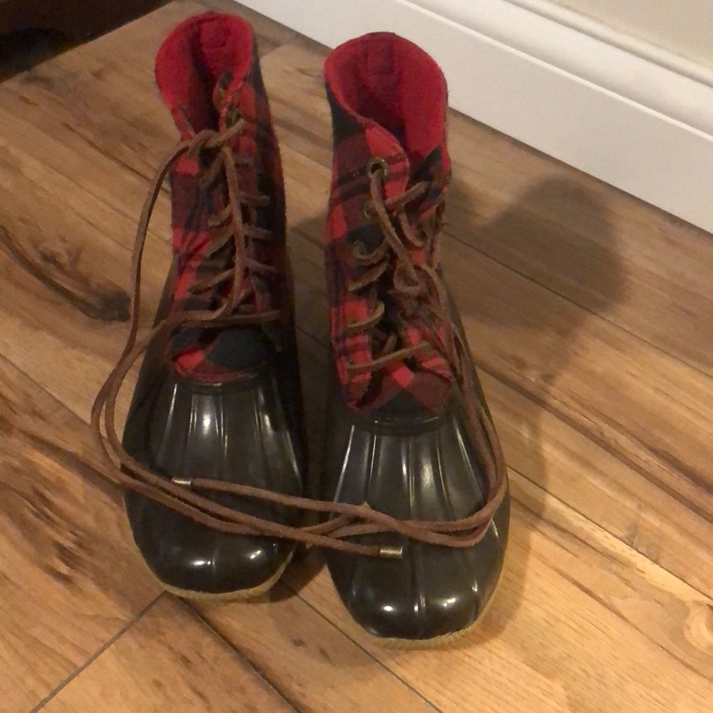 Duck boots